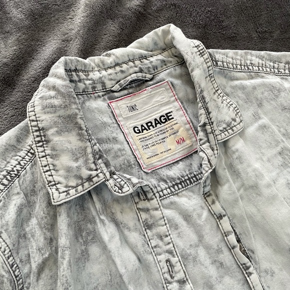 Garage Light wash button down tunic size M - Picture 2 of 2